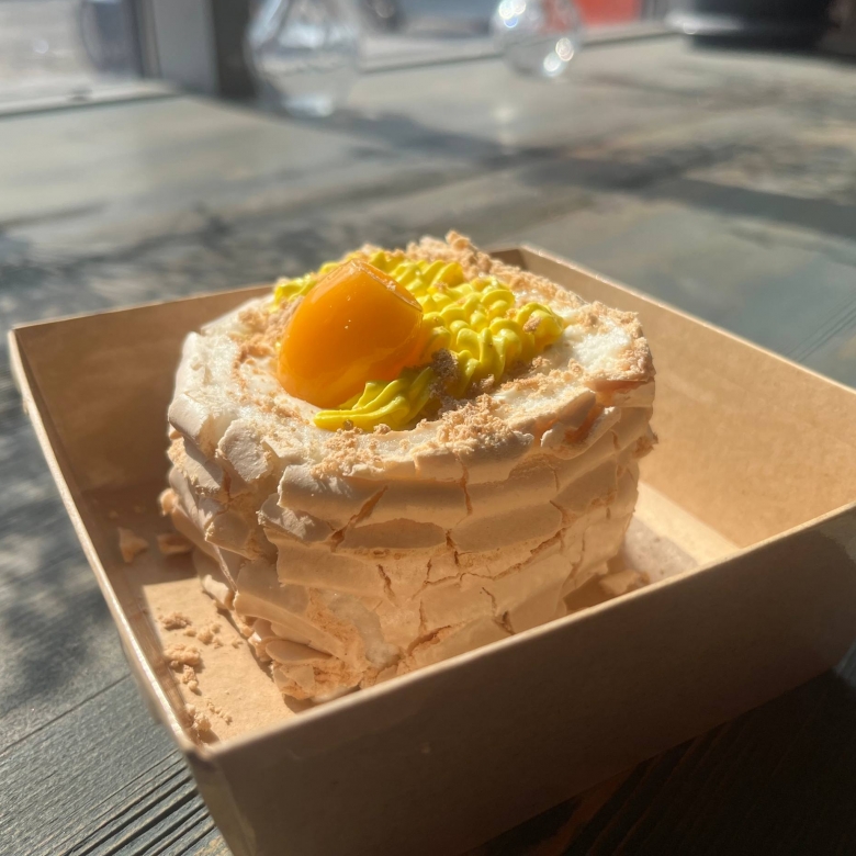 Меренговый рулет